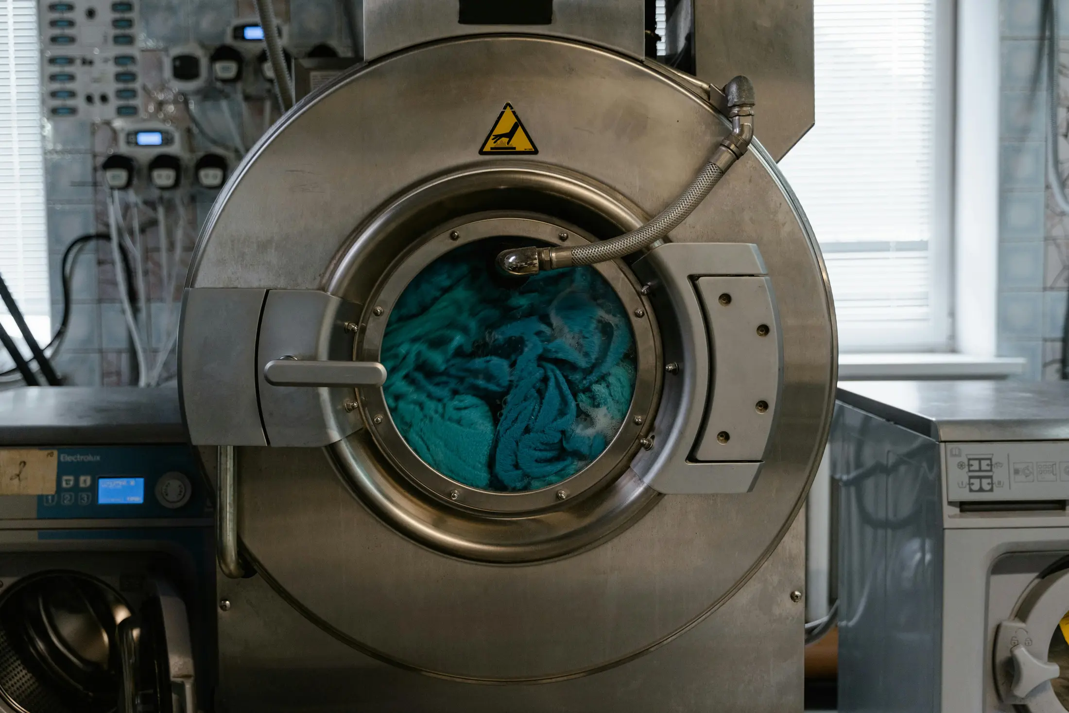 Professional dry cleaning machine